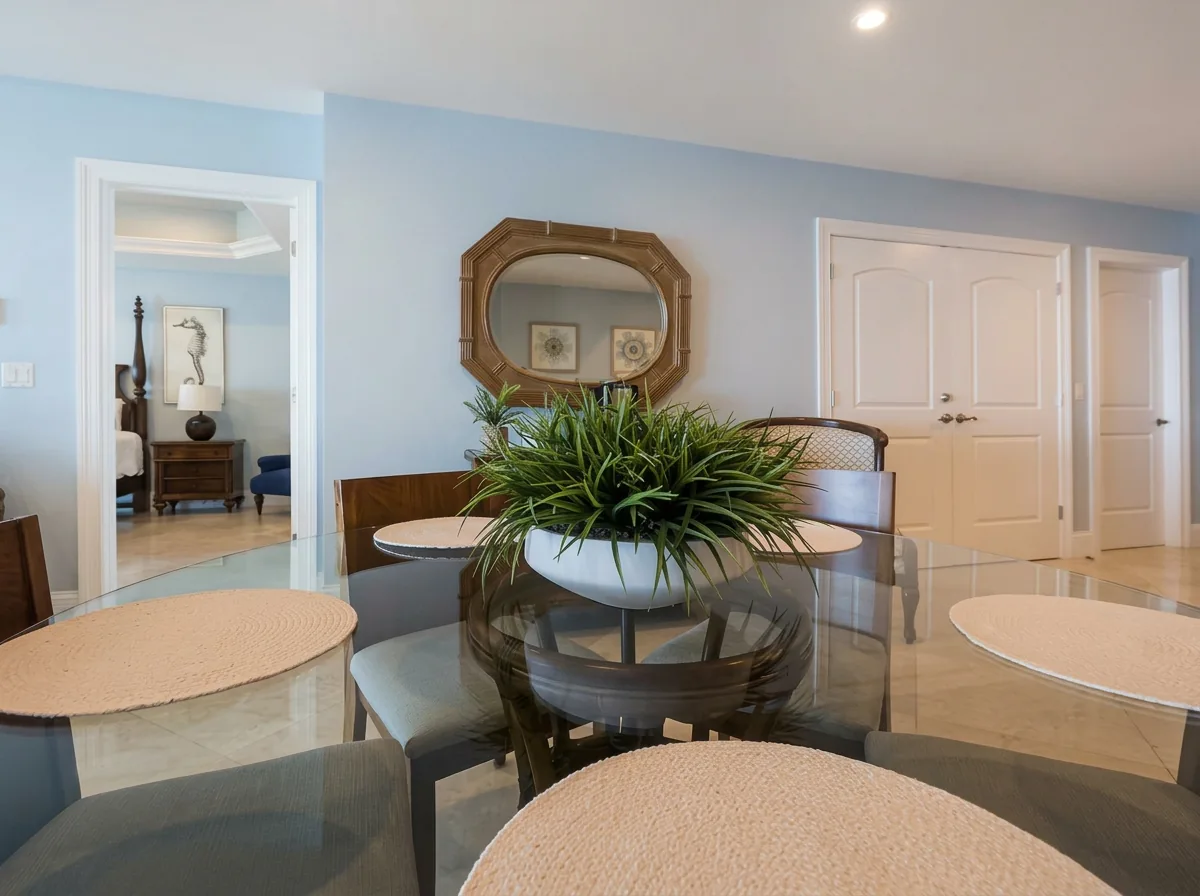 Condo 509 dining area